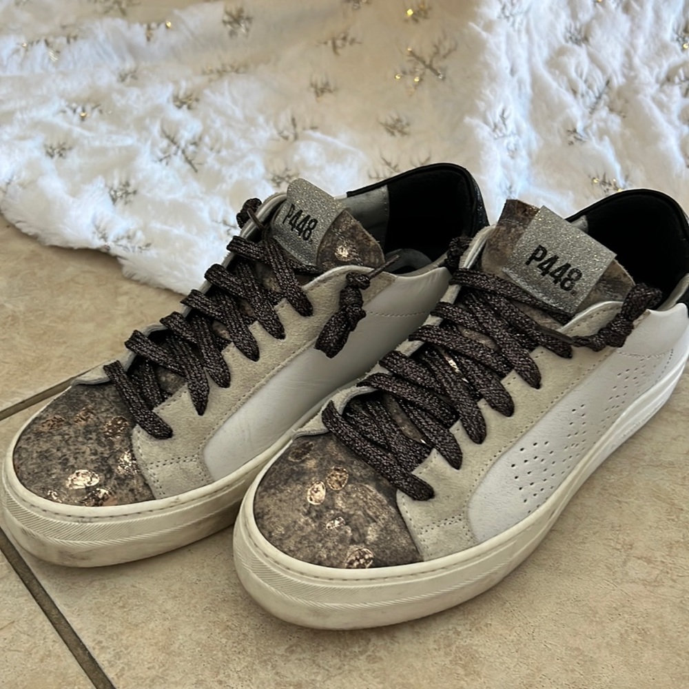 Womens P448 Italian leather sneakers. Minimal wear.